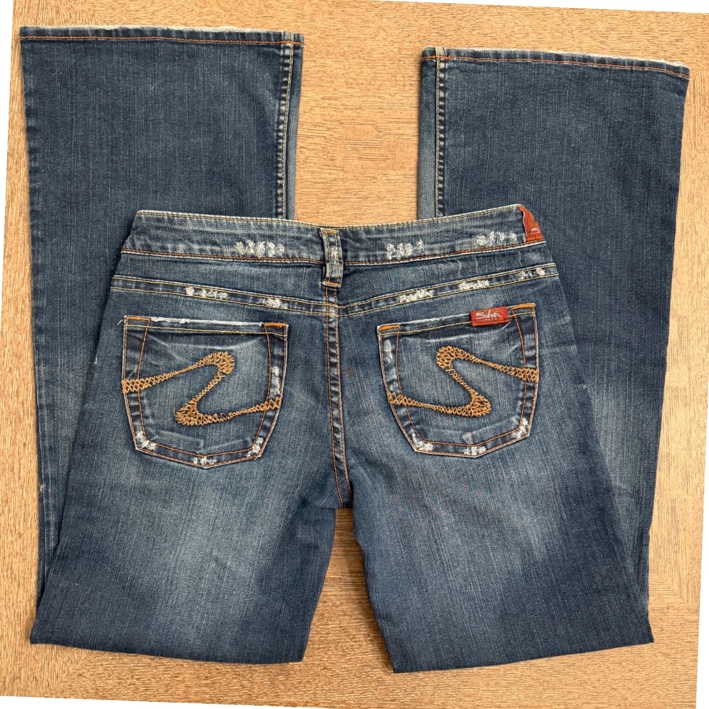 Silver Jeans Flare Leg Distressed Medium Wash Denim Jeans Size 30 Low Rise - Picture 3 of 10